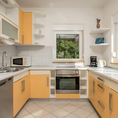 Сasa de vacaciones Family Friendly House With A Swimming Pool Icici, Opatija - 25227